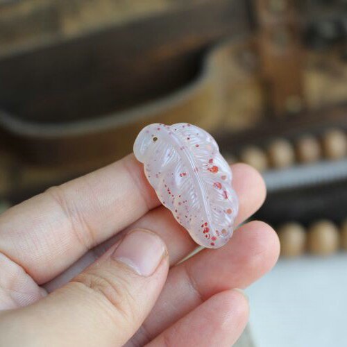 天然玉石保真阿拉善糖心草莓手工雕刻可爱卡通项坠