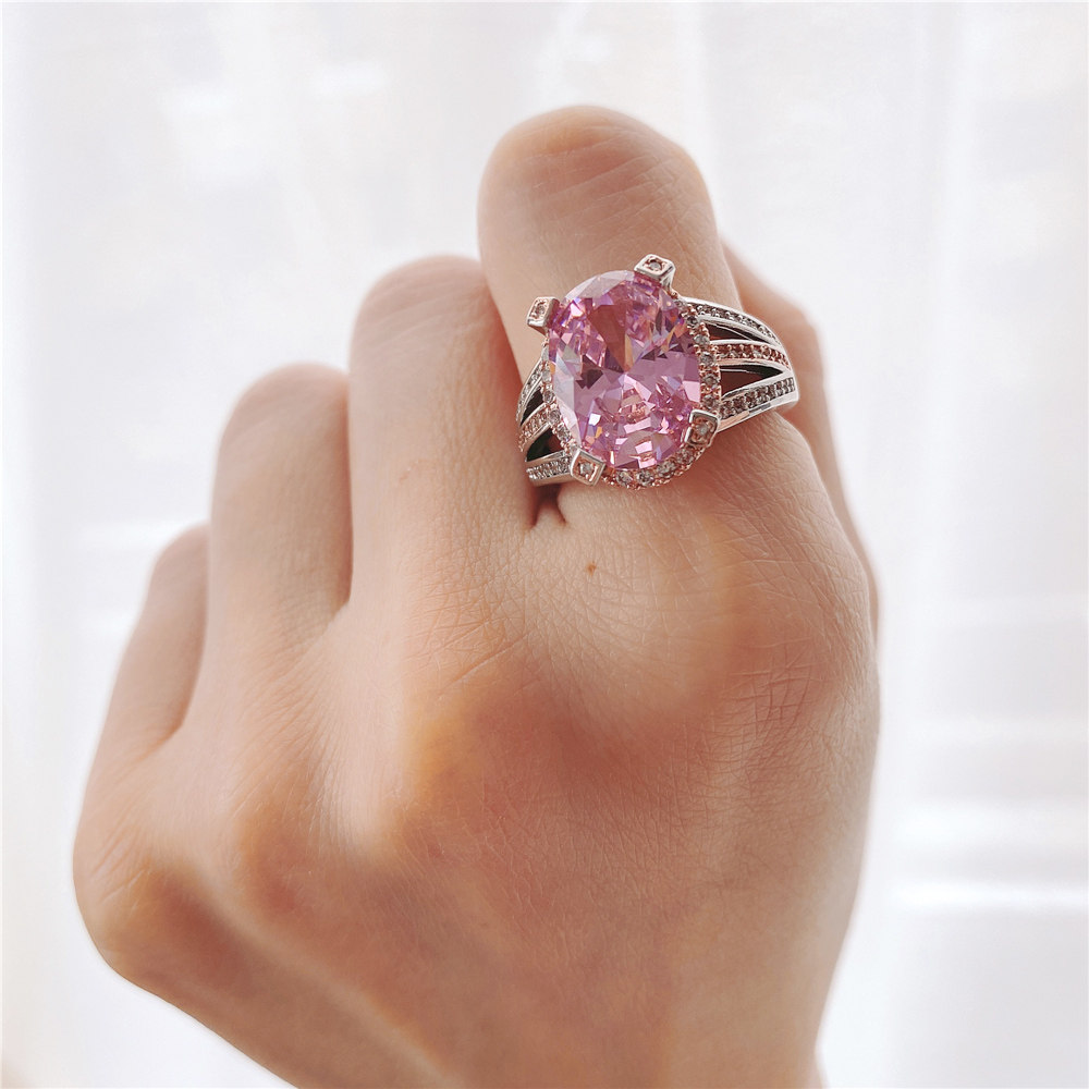 欧美夸张鸽子蛋粉色水晶戒指轻奢6克拉仿真粉钻钻戒时髦食指戒女