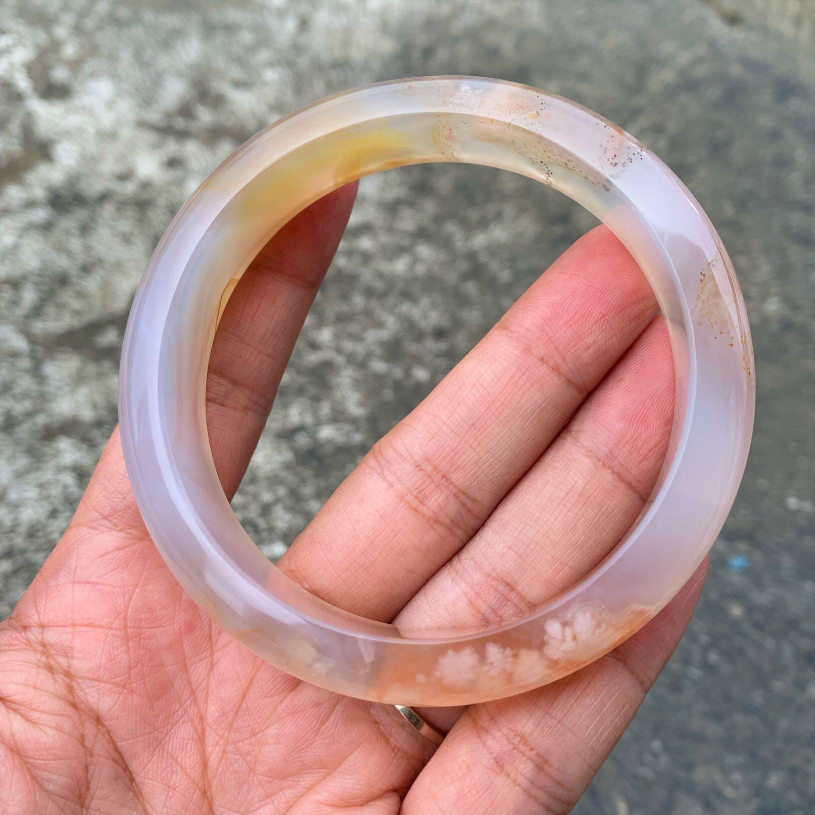 64圈天然冰透粉红色老矿樱花玛瑙手镯网红女款手镯