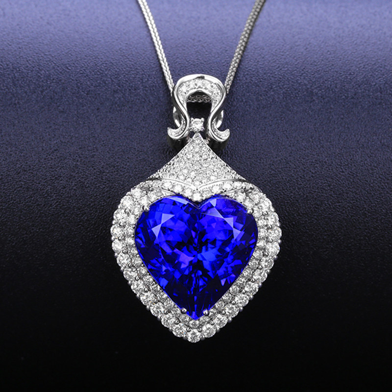 海洋之心24.8ct心形坦桑石吊坠吊坠18k白金伴镶钻石颈饰