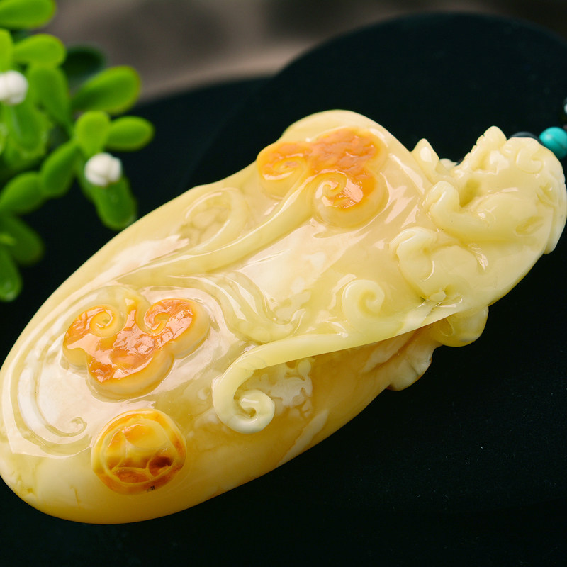 ecats天然琥珀白花蜜蜡宝瓶貔貅吊坠长毛毛衣颈饰