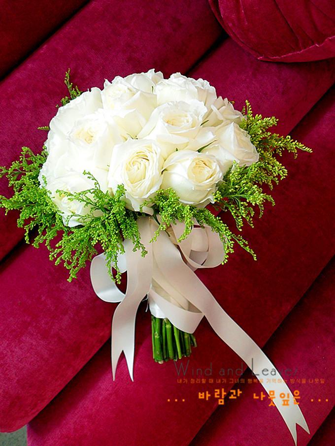 南京同城鲜花速递下关花店简约喜庆唯美球形新娘新娘手捧花