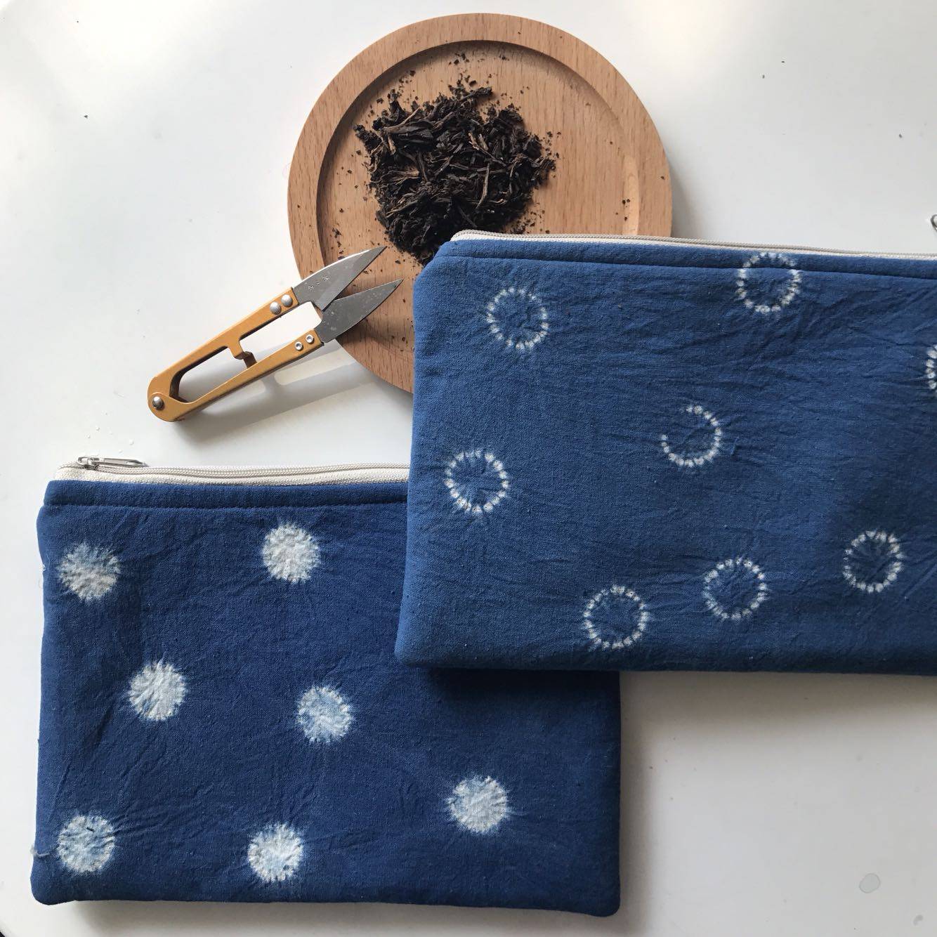 像河一样手工扎染蓝染手拿植物蓝靛染布布包化妆包