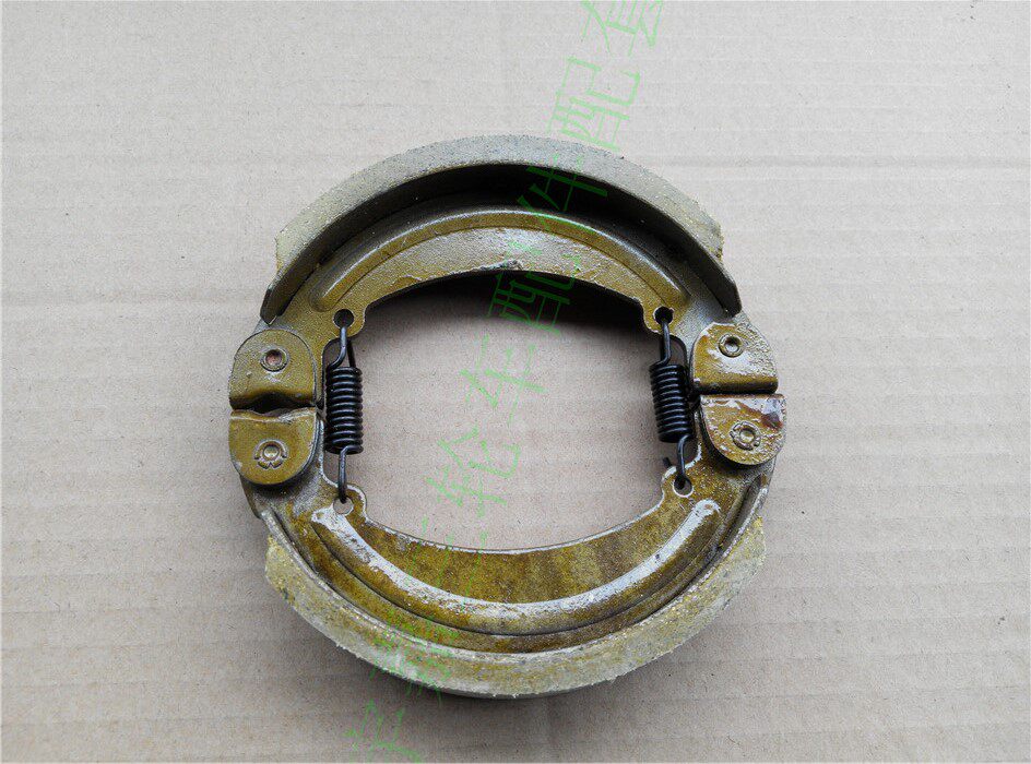 刹车片电动三轮车配件后桥刹块耐磨加厚通用更多电动车零