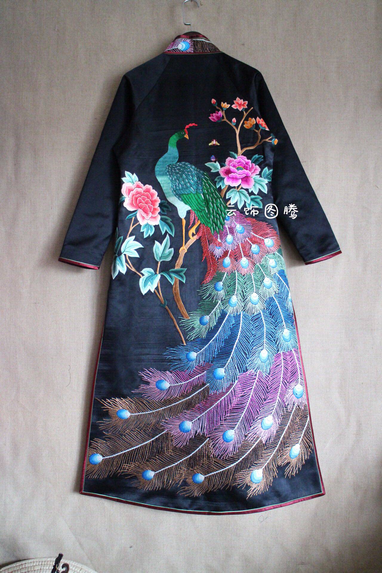 云饰图腾原创设计女装外衣民族风手工绣新绣彩彩色上衣