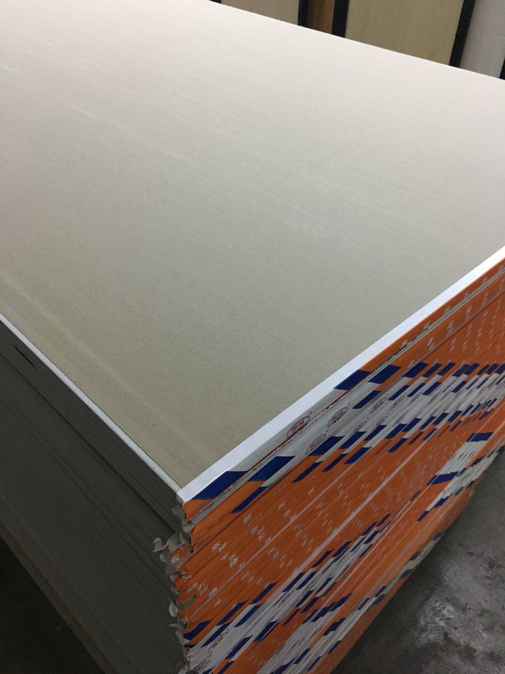 石膏板福牌纸面吊棚隔断工程隔音造型轻钢龙骨普通石膏板