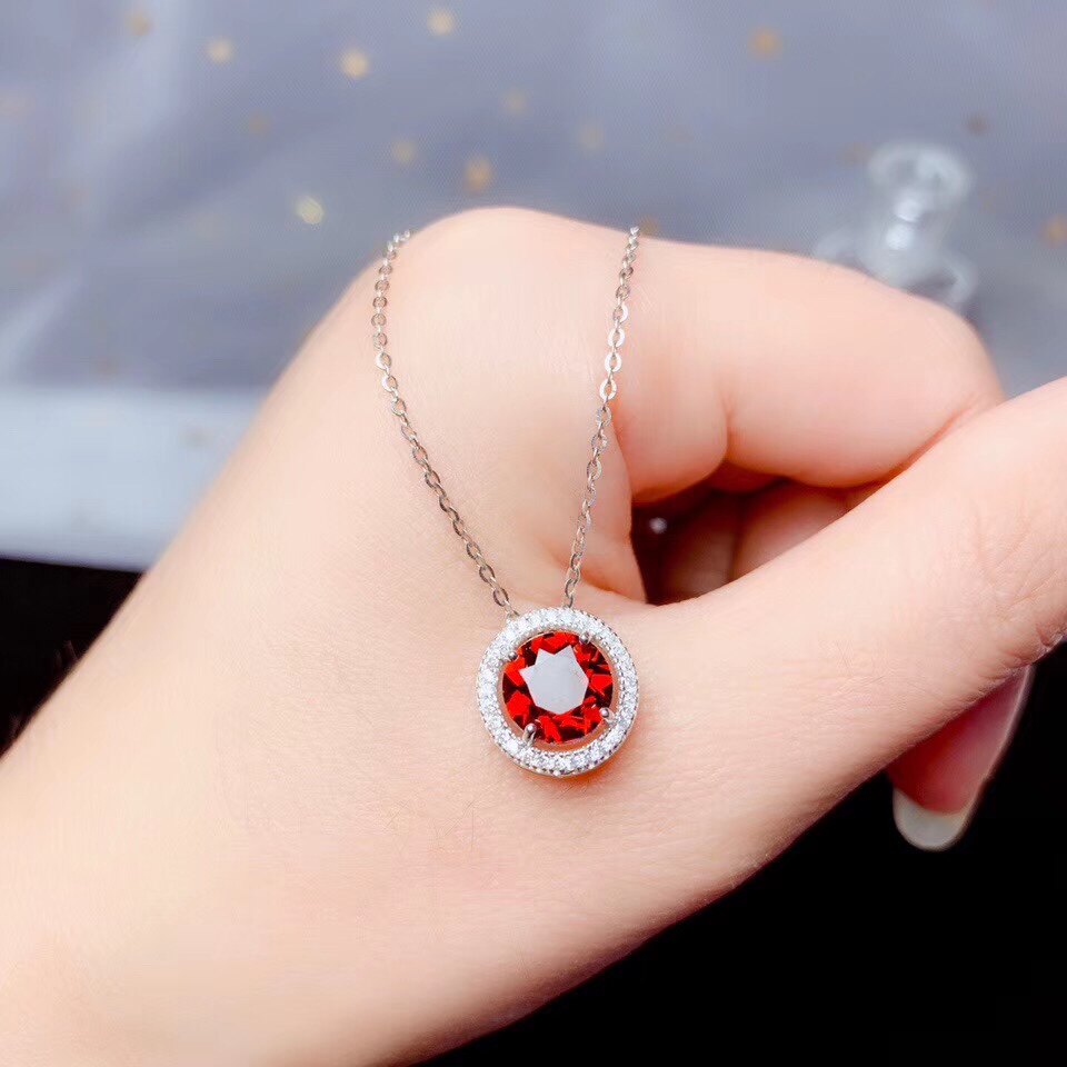 石榴石吊坠女士项链血红简约唯美韩版节日礼物项坠
