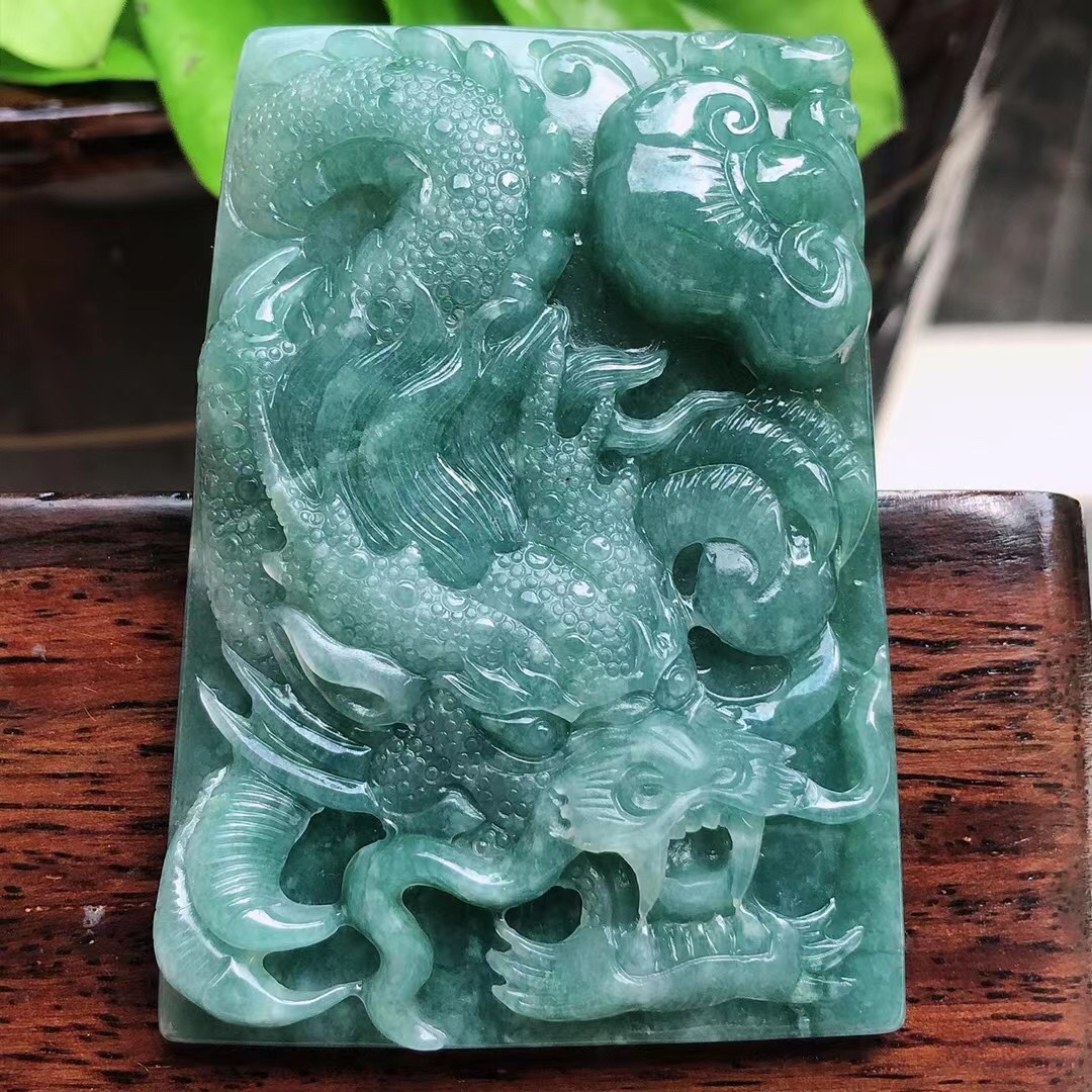 天然翡翠颈饰老坑水润全胶精雕蓝水霸气龙牌颈饰