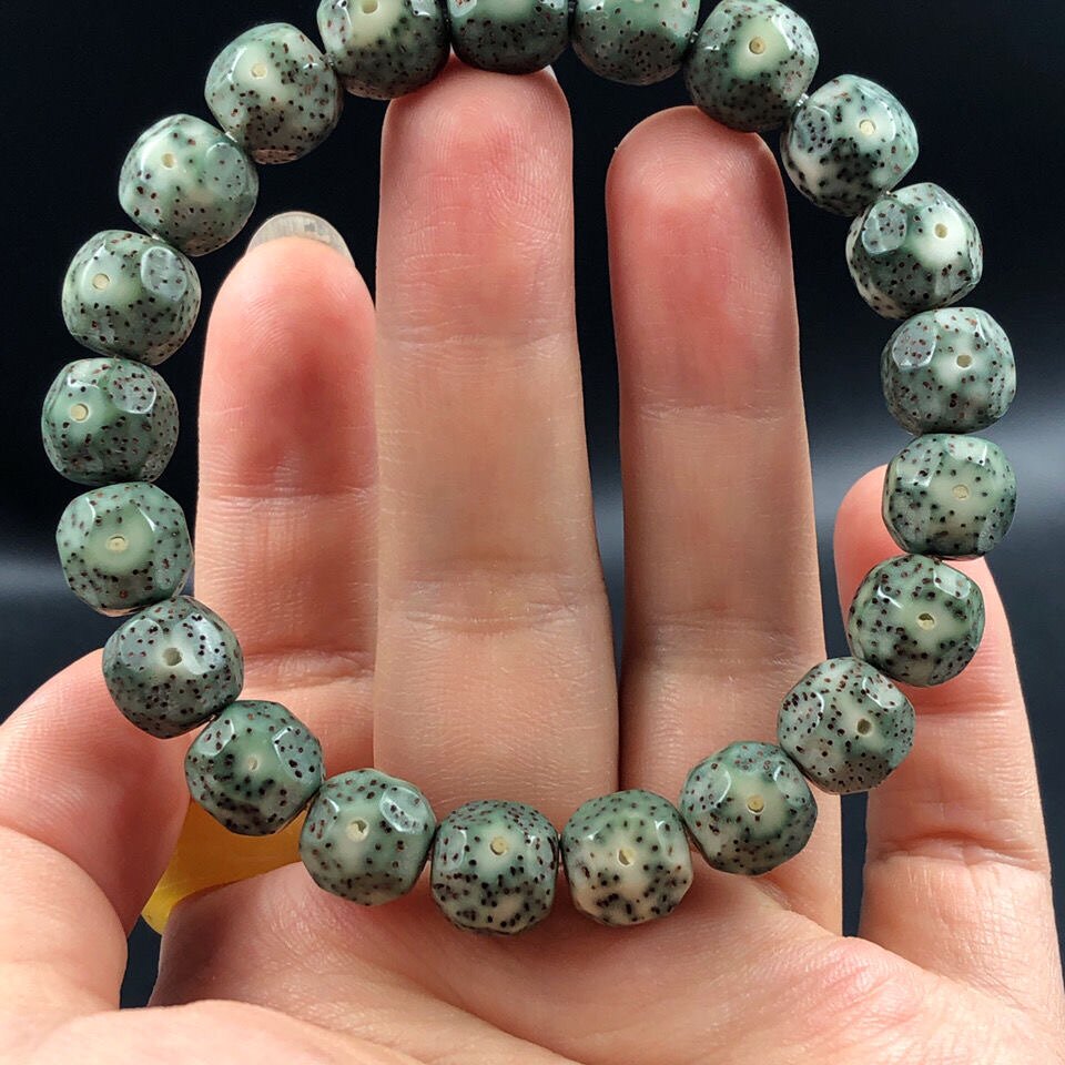 绿幽灵石玉料雕刻平面无相星月手串菩提