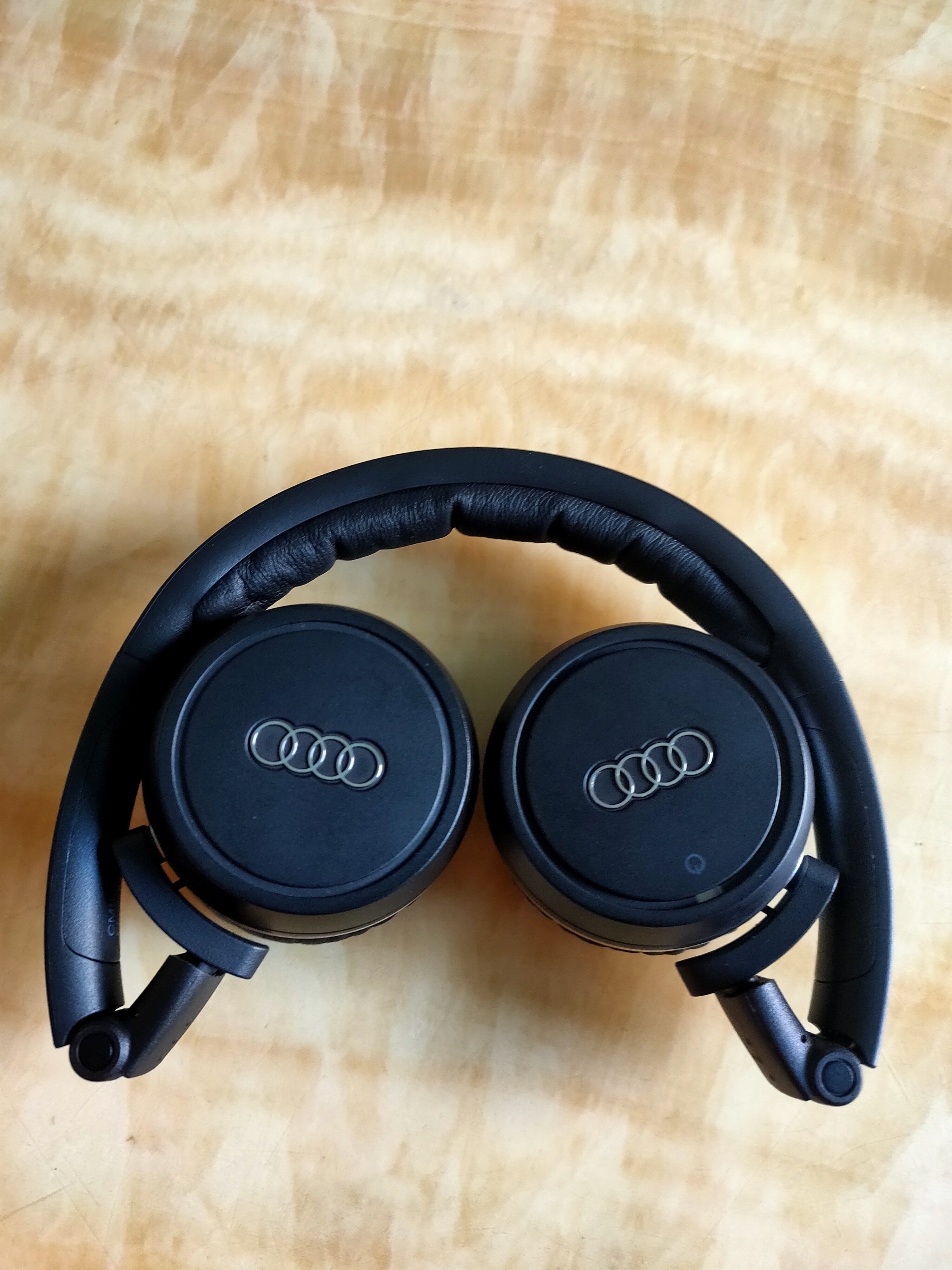 推荐奥迪a8l原装车载后排娱乐无线蓝牙耳机akg蓝牙耳机