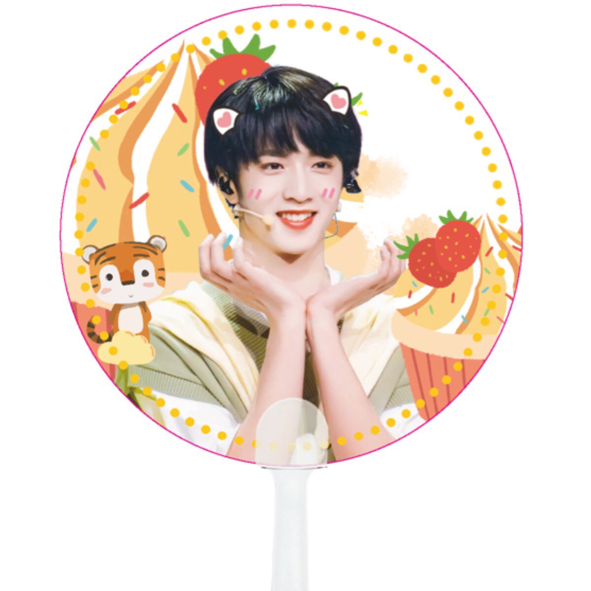 tnt时代少年团马嘉祺张真源丁程鑫浩翔刘耀文宋亚轩扇子