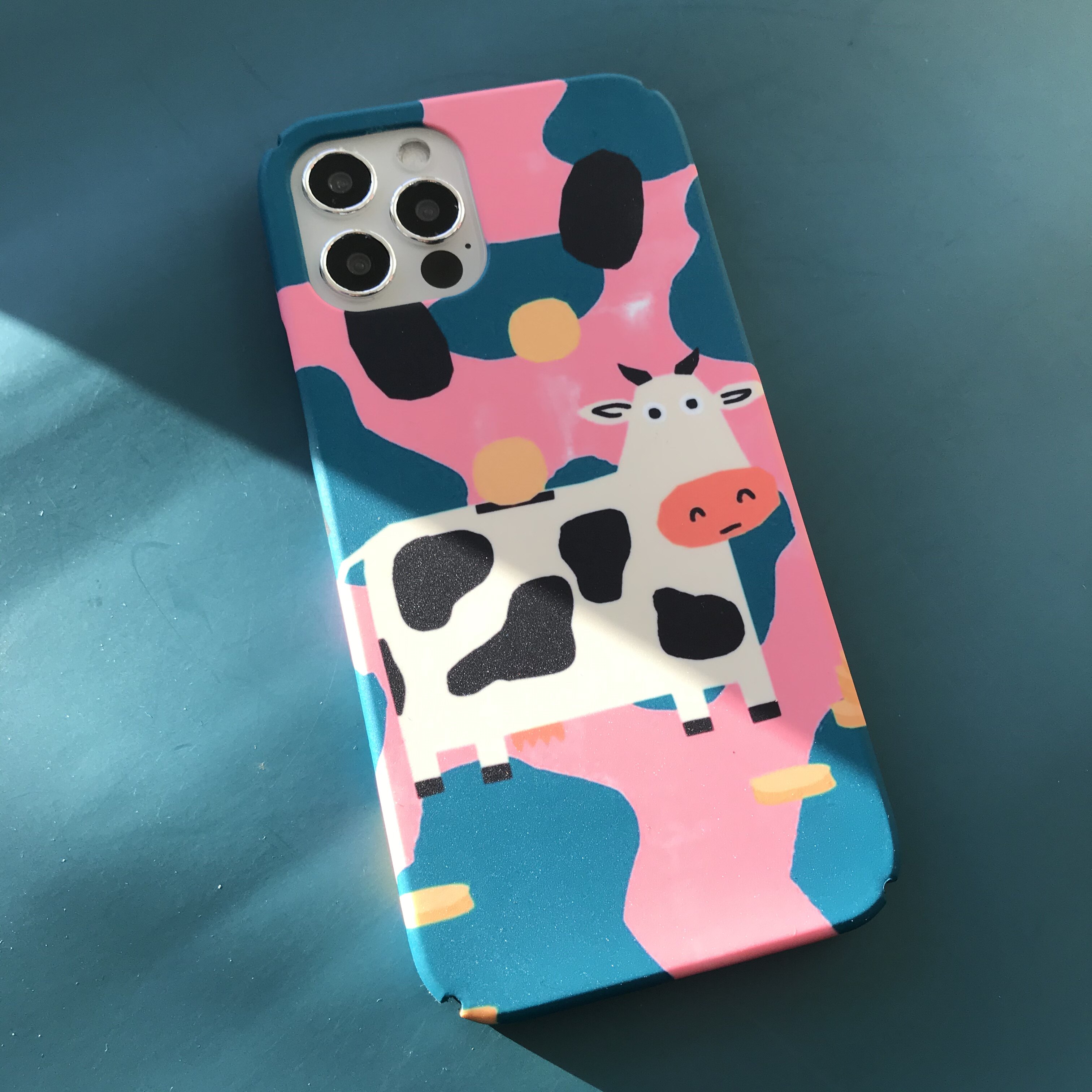 不撞壳儿新品卡通可爱奶牛适用于iphone13promax手机机壳手机保护套