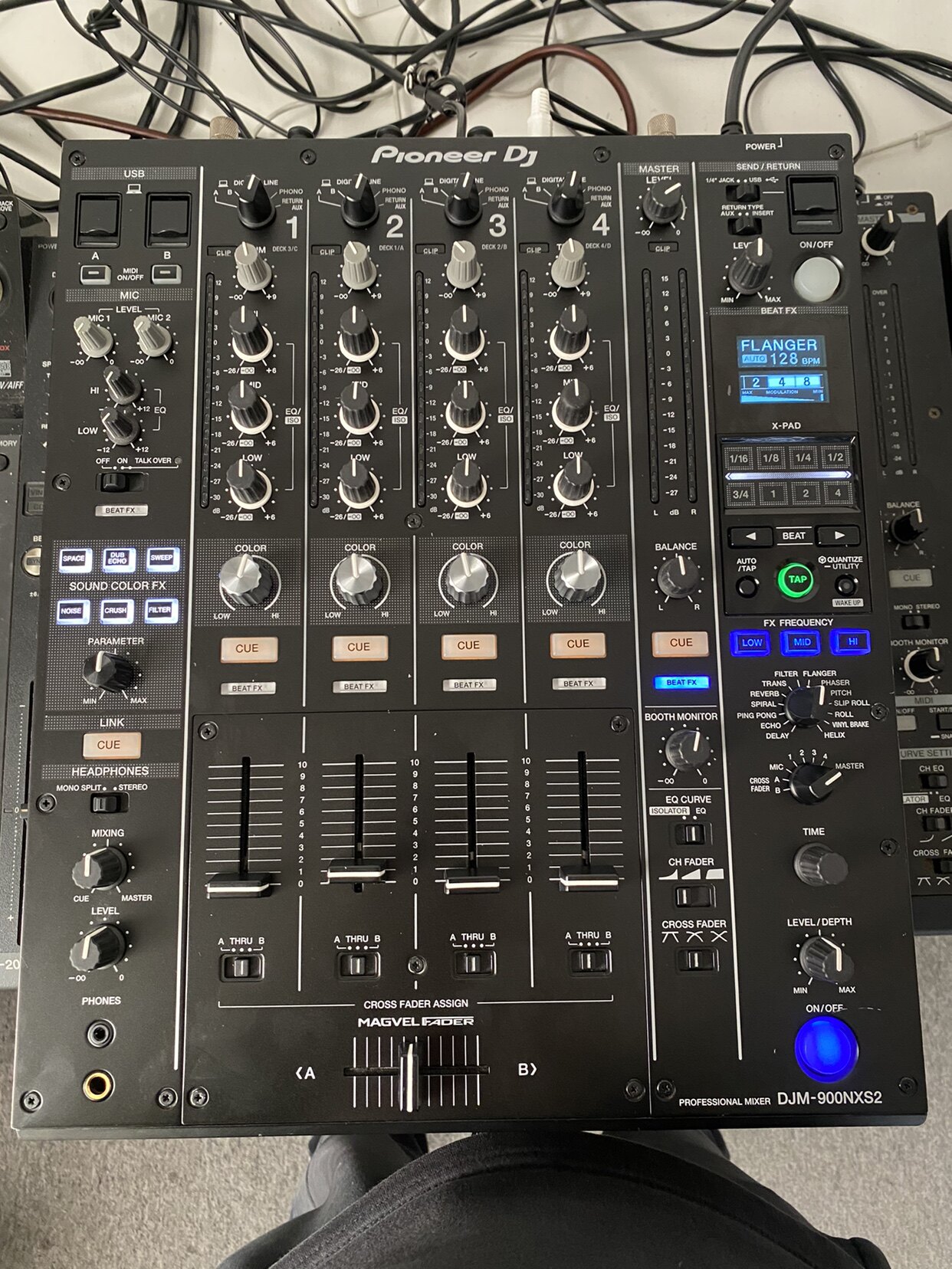 先锋混音台三代djm900nxs2cdj2000nxs2碟机打碟机