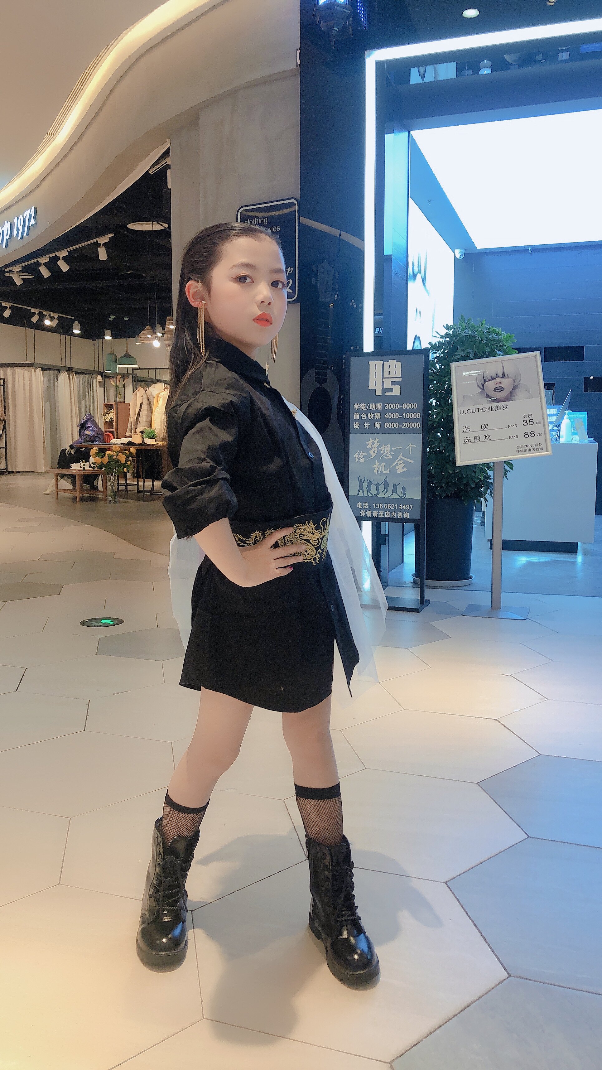 儿童班服女童机车台走服装模特走秀黑白潮服儿童演出服