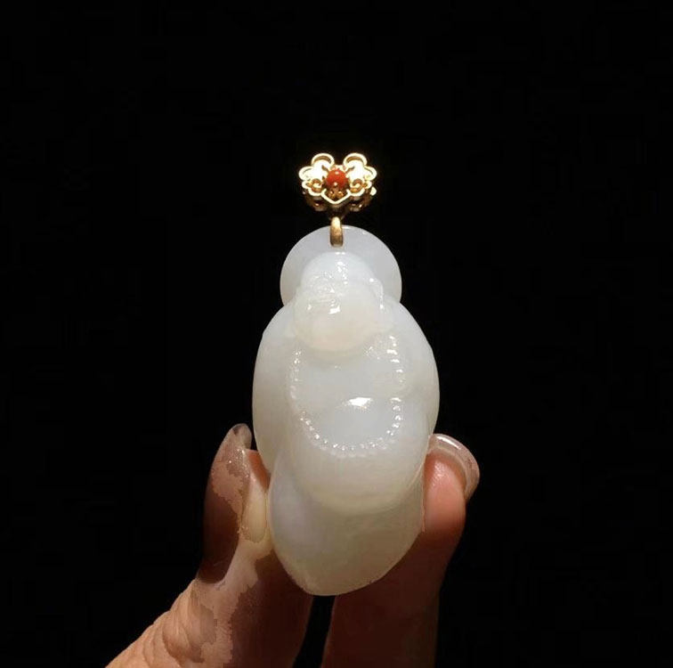 白玉小哥天然新疆和田羊脂镶金玉佛18k金镶玉颈饰