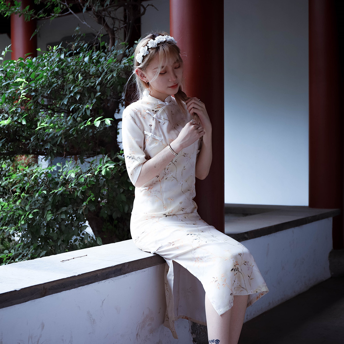 秋季2021新款法式温柔旗袍气质少女年轻日常连衣裙