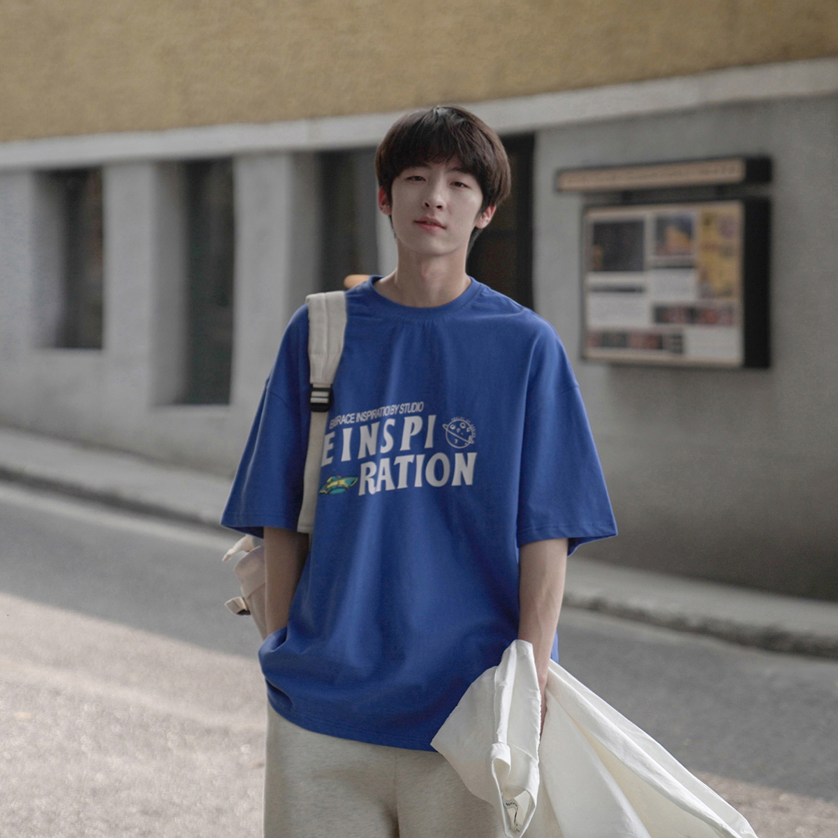 E克莱因蓝夏季潮流休闲短袖T恤240g圆领字母印花半袖学生潮牌衣服