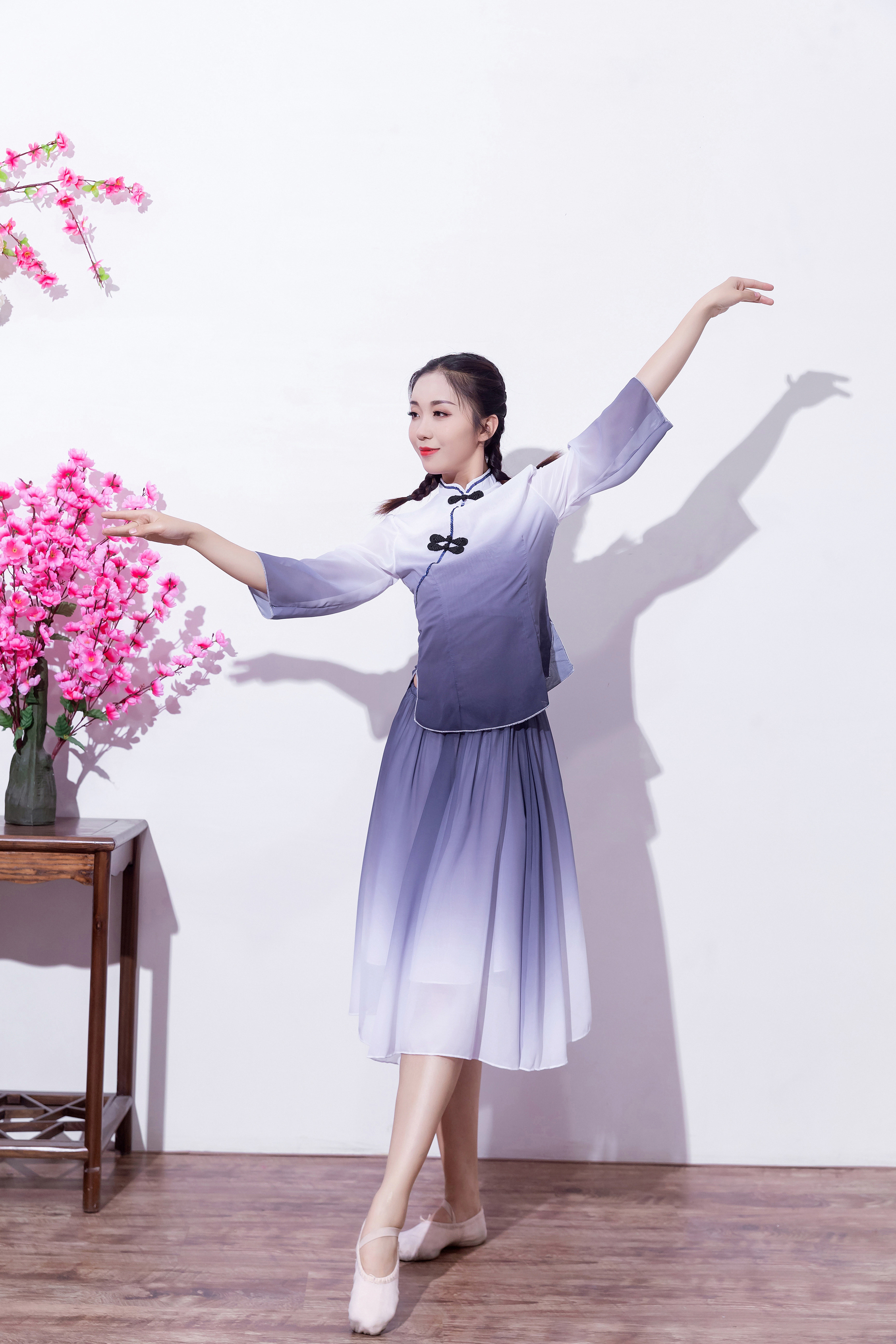 追忆1911荷花五四青年装女民国学生装雏菊舞蹈民族服装