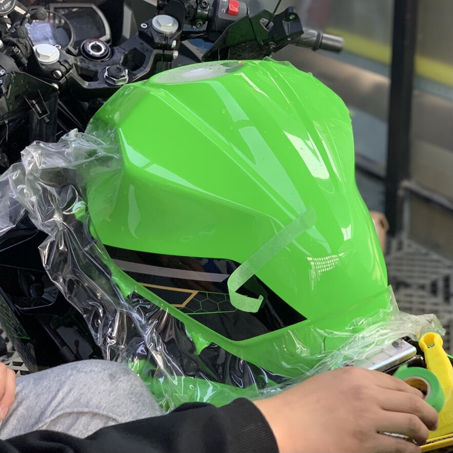 川崎ninja400z400z900摩托车头盔透明隐形车衣油箱贴纸