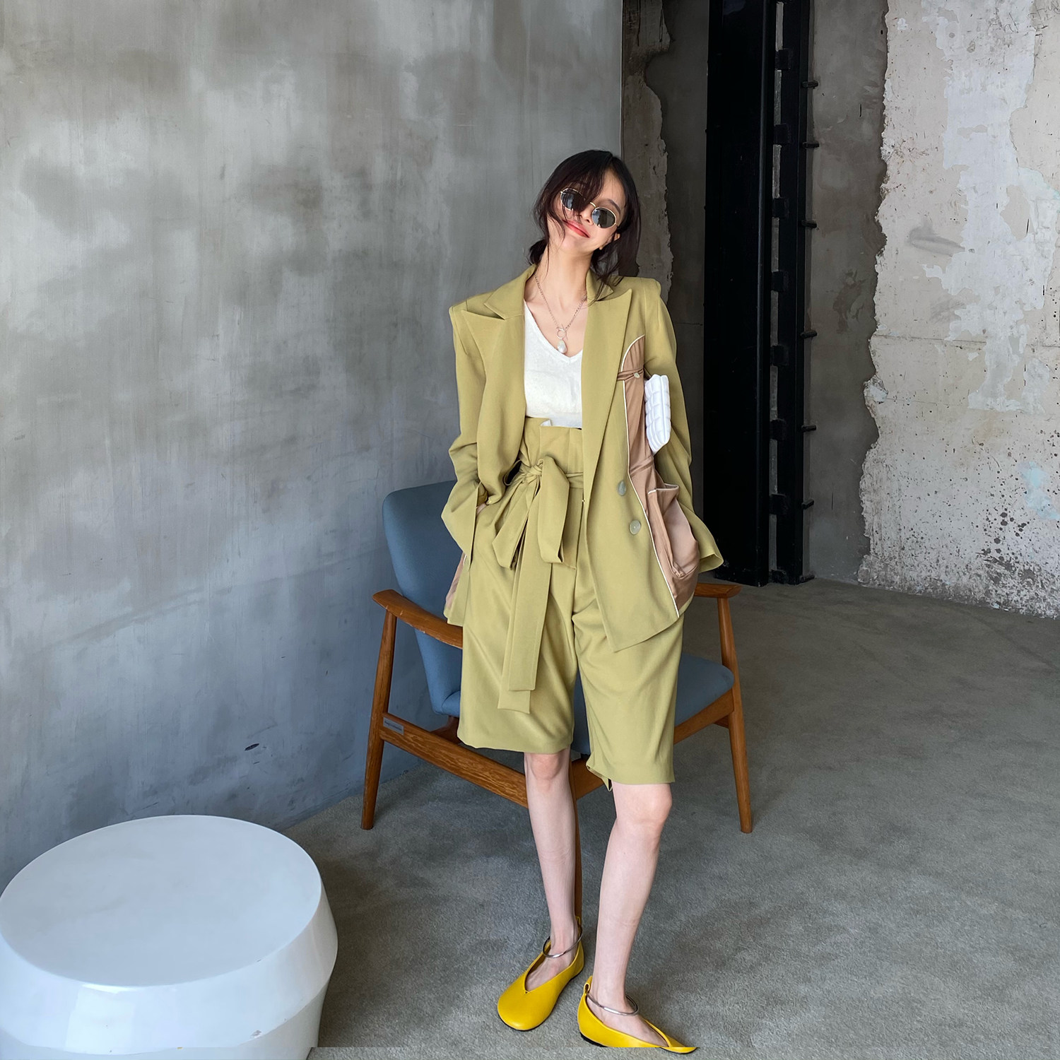 iuiu阿晶牛油果绿小西西装两件件套2020年春季时尚套装