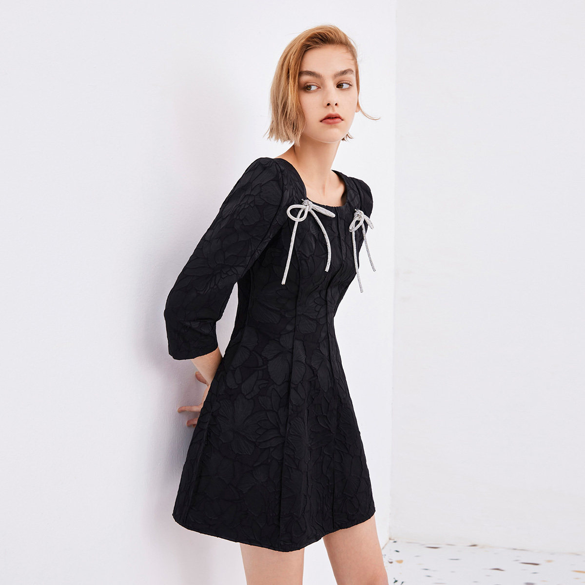 丽丽lily2022女装莉莉收腰显瘦宫廷小黑裙连衣裙121149c7914连衣裙