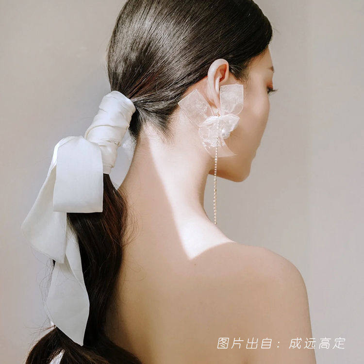新娘头饰2022年简约丝带编发发低马尾造型白色发饰
