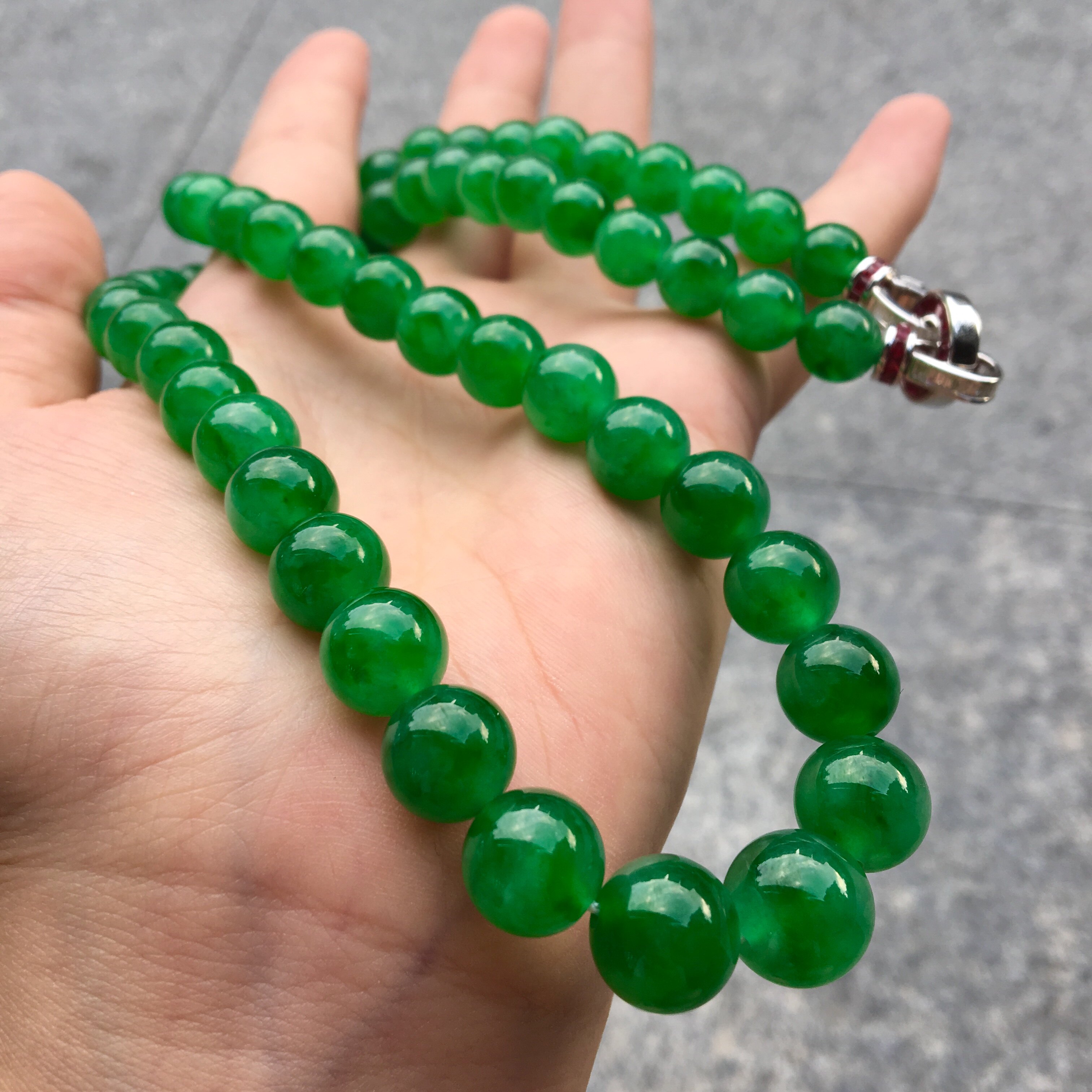 收藏级种色兼备冰种满绿高品质天然缅甸翡翠珠链颈饰