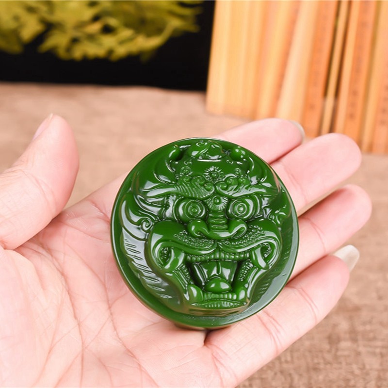 新疆和田碧玉腰带带扣菠菜绿兽头虎头玉石腰佩颈饰