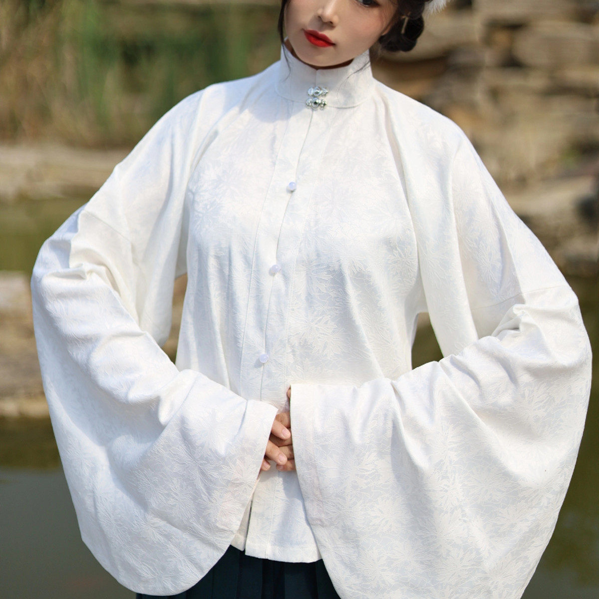 原创琵琶日常提花秋冬袖短对襟立领传统明制汉服