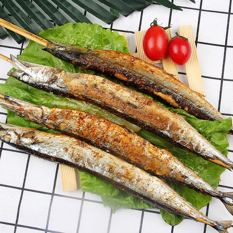 烧烤串秋刀鱼海鲜油炸铁板自助碳烤食材新鲜鱼干