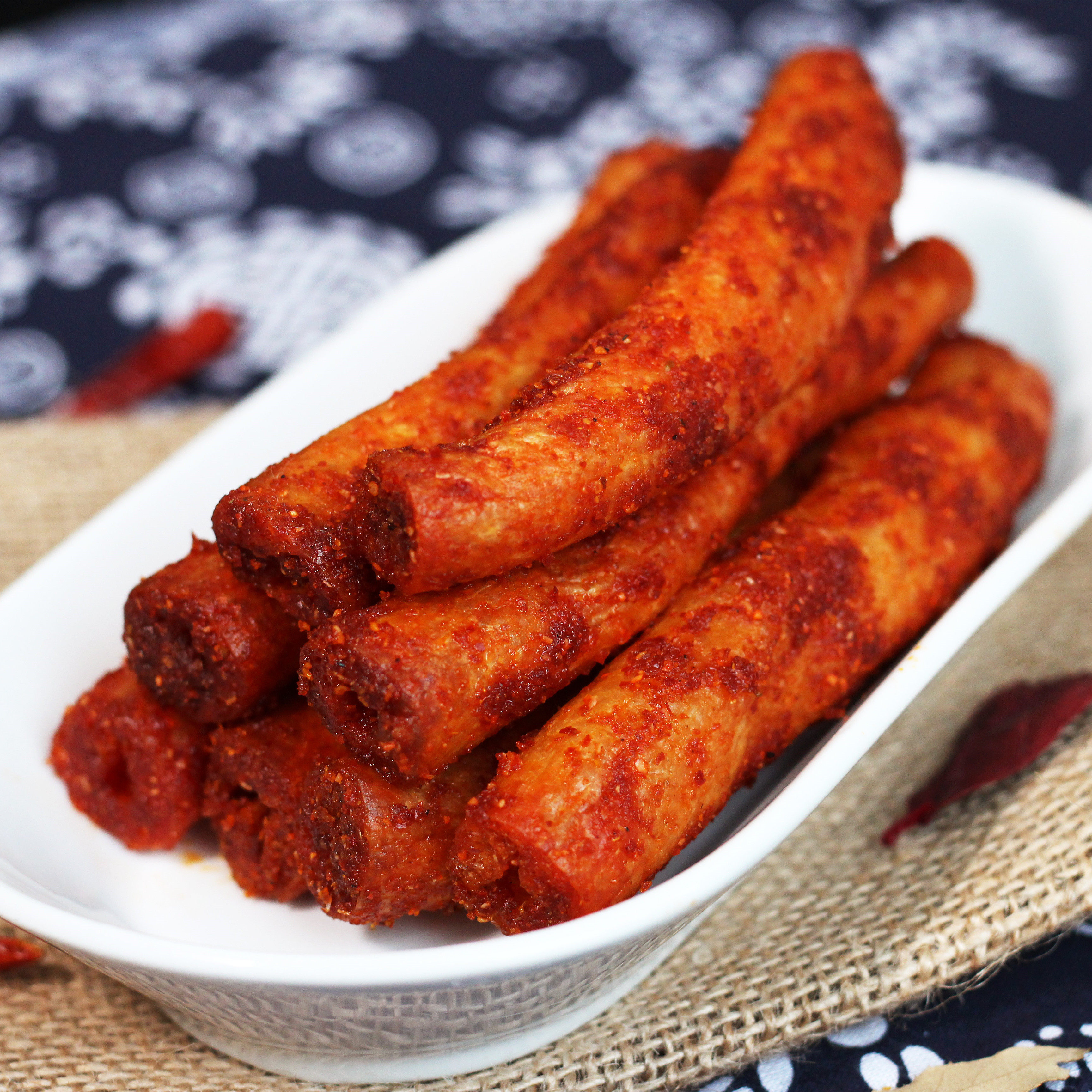 辣片鞋底江西余干特产正宗胡浪新诱惑辣条网红豆腐干