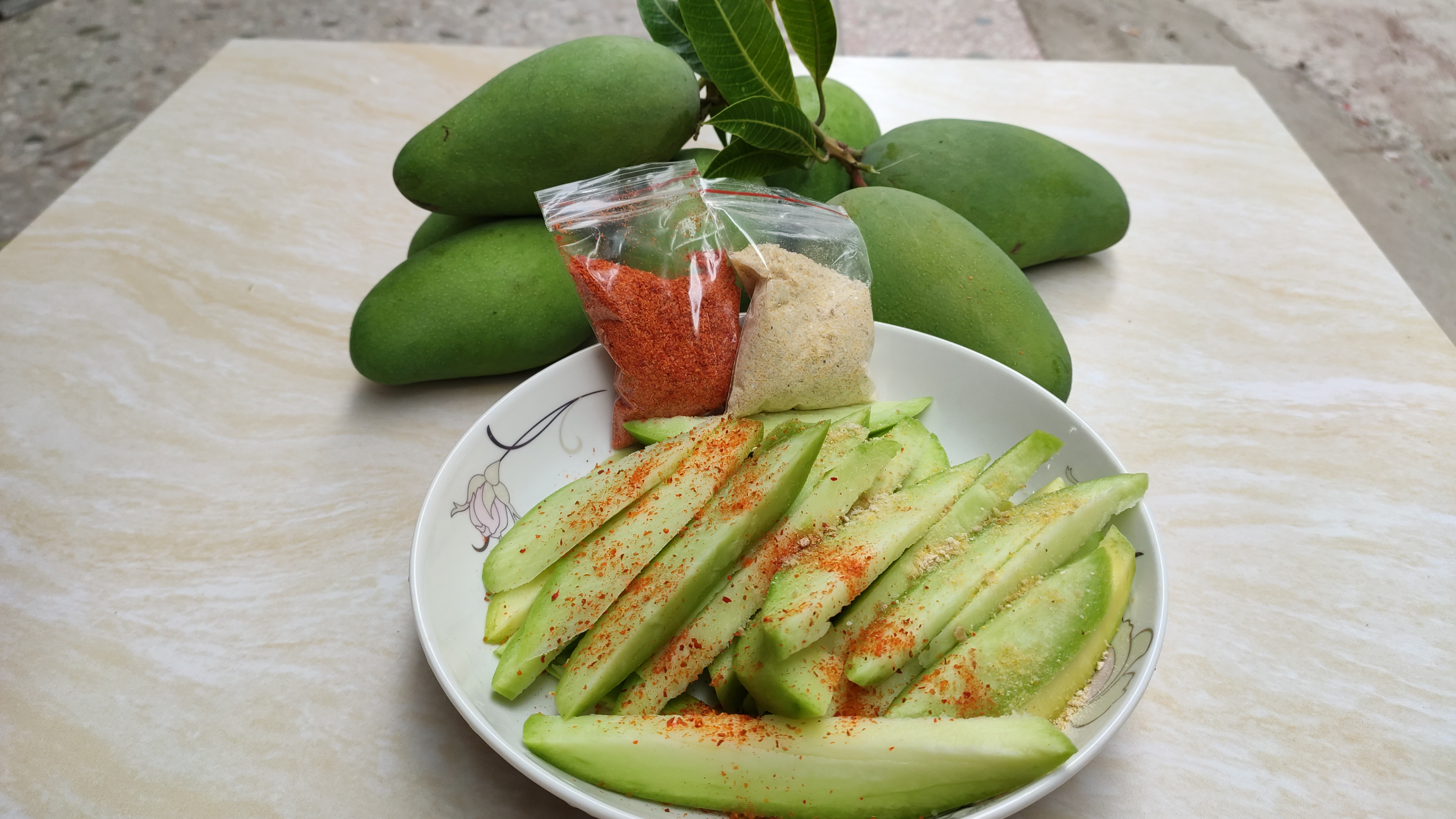 爽脆脆生青芒非象象牙越南高州酸脆芒果新鲜芒果