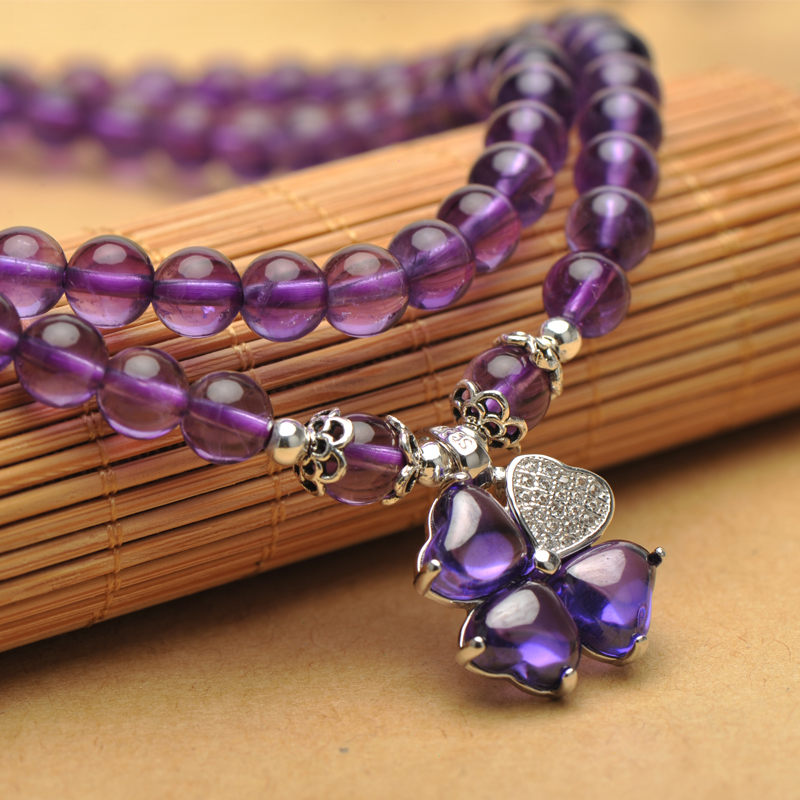 从材质上看,最好的风水妙物首推水晶.