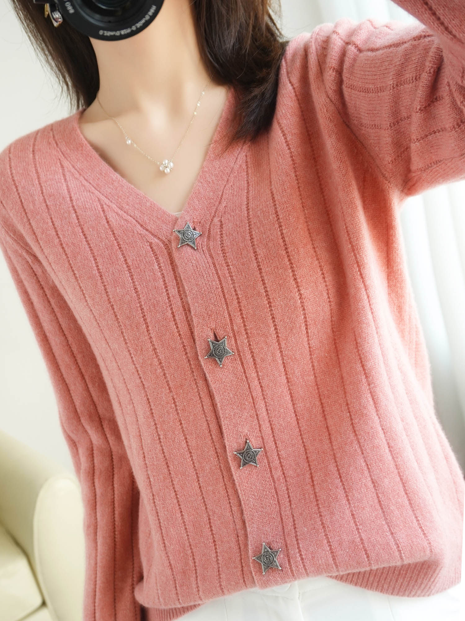 2020秋冬新款羊绒开衫女领星星星羊毛衫纯色宽松毛针织衫
