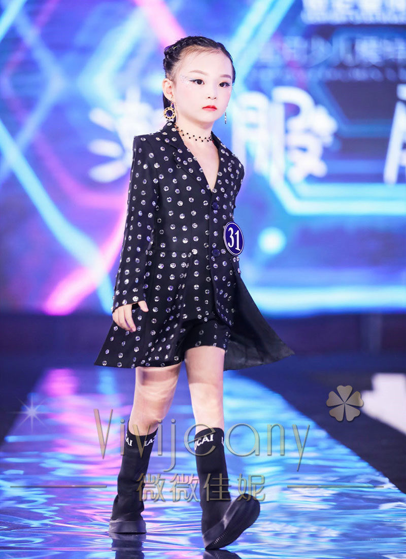 女童闪亮重工手缝模特走秀潮服礼服儿童演出儿童演出服