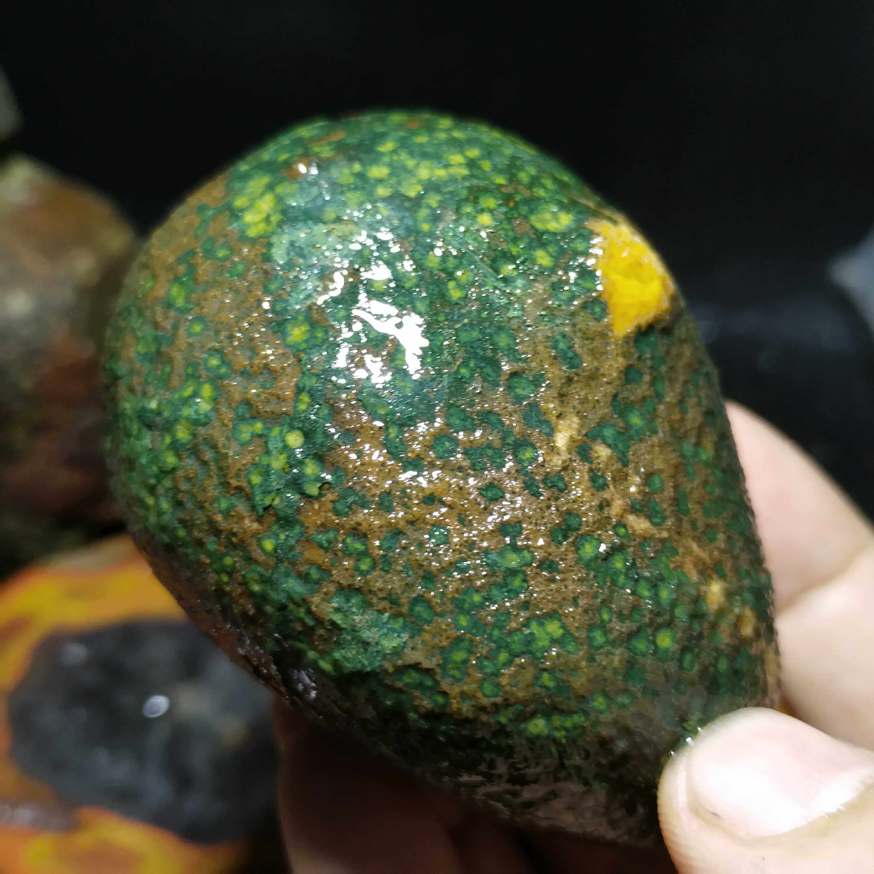 战国宣化上谷玛瑙绿皮皮蛋开口鸡油原石明料摆件