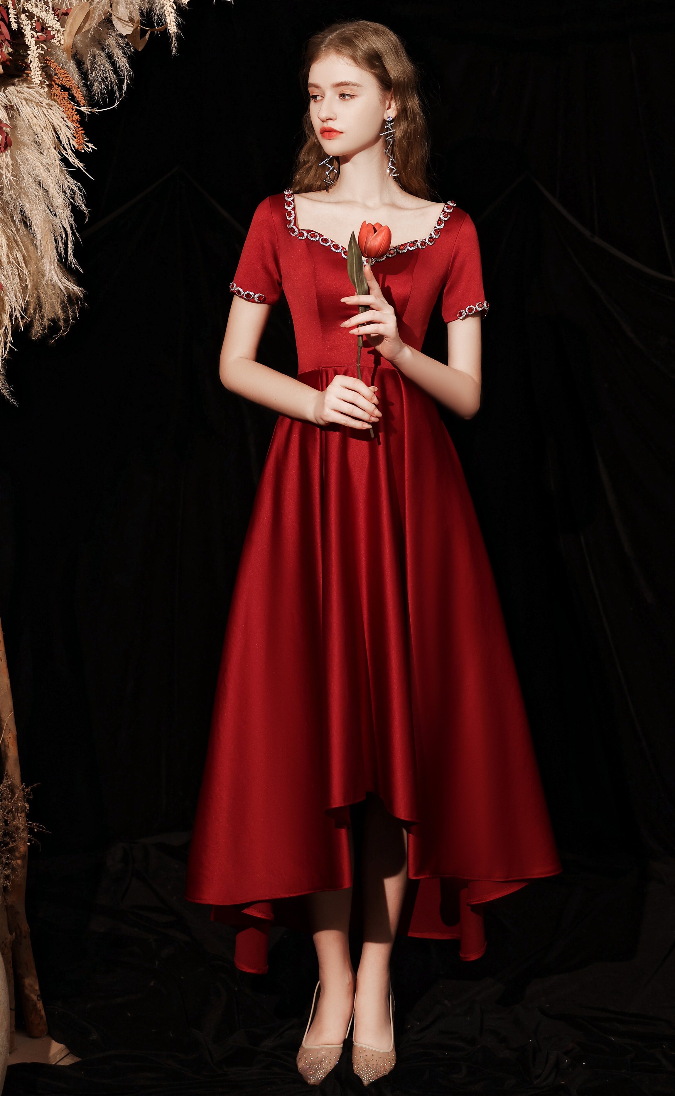 新娘敬酒2021新款吊带丝绒红色宴会晚礼服订婚礼服