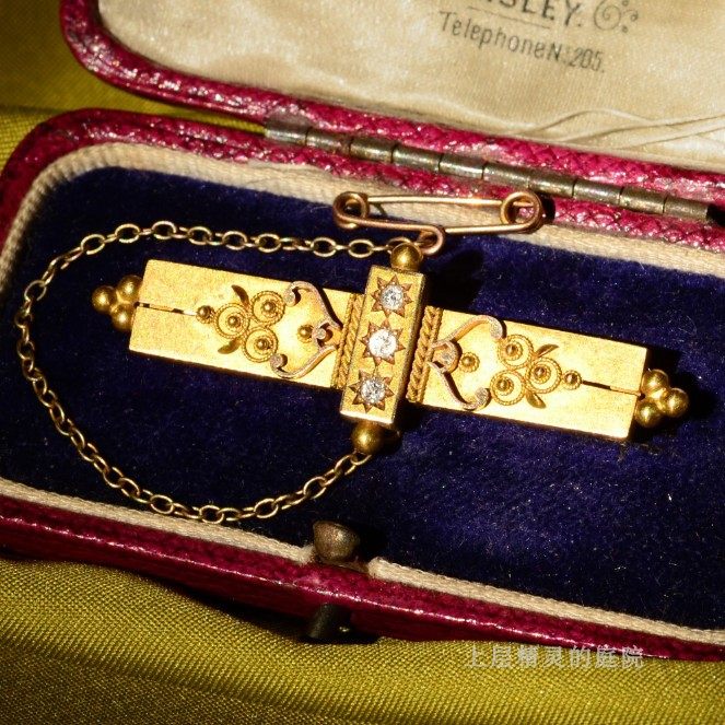上层精灵灵的庭院1878年金标英国15k纯金天然胸饰