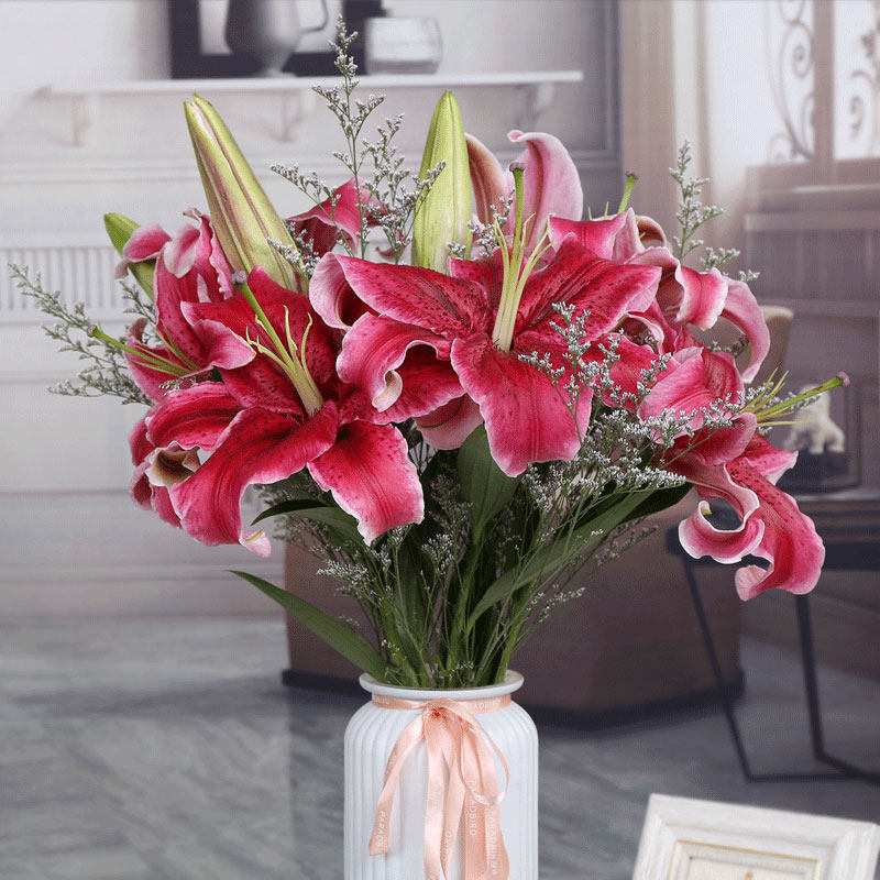 红色香水香水百合百合花鲜花云南直发昆明明基地直鲜花速递同城