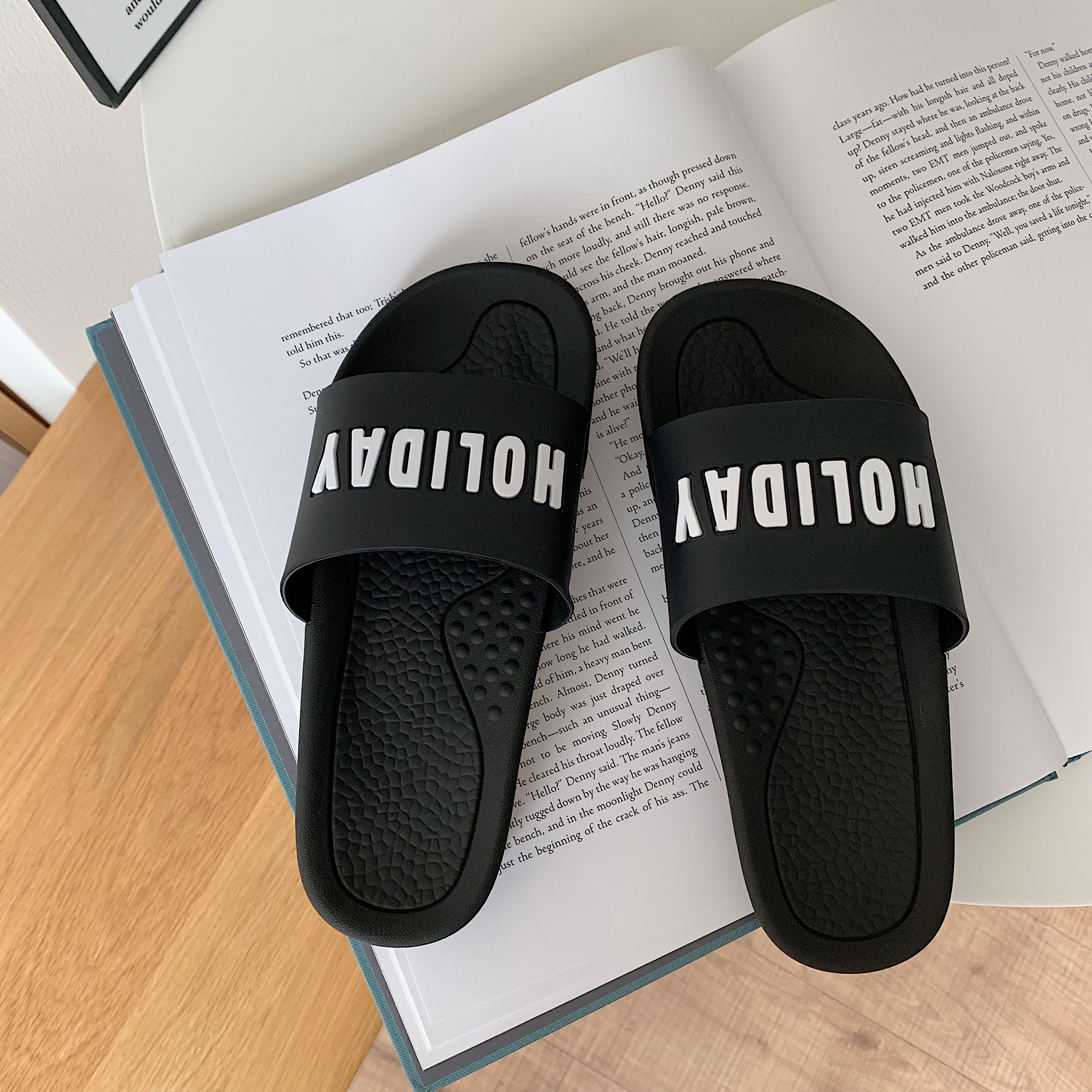 细细条 韩版学生原宿港风黑白拖鞋女夏平底外穿防滑百搭沙滩凉拖