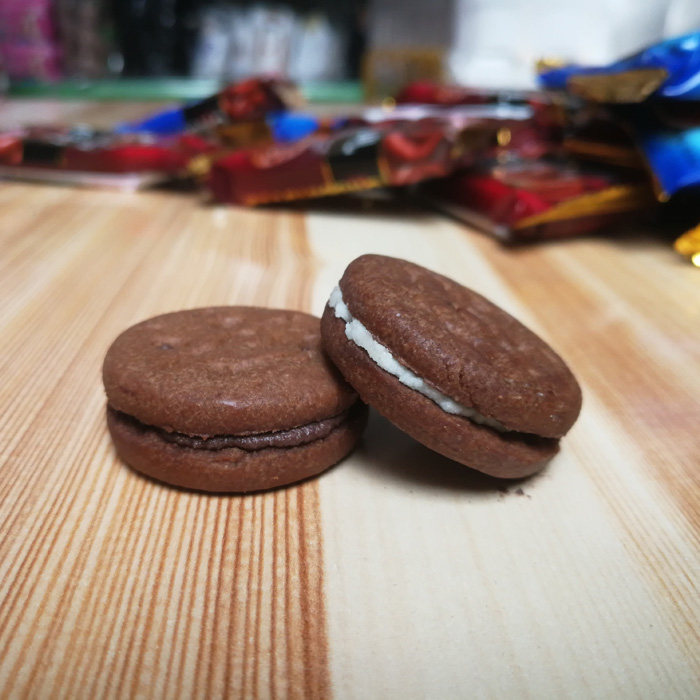 2斤】福建漳州金峰食品 巧儿夹心饼干 小丑鬼脸糕点 巧克力牛奶味