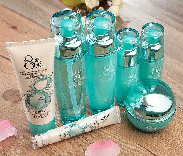 八杯水化妆品套装女补水保湿控油滋润收缩毛孔护肤品正品8杯水