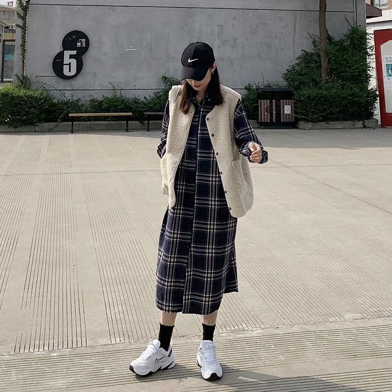 经典格子衬衫裙女秋冬复古韩版宽松显中长打底衬衫