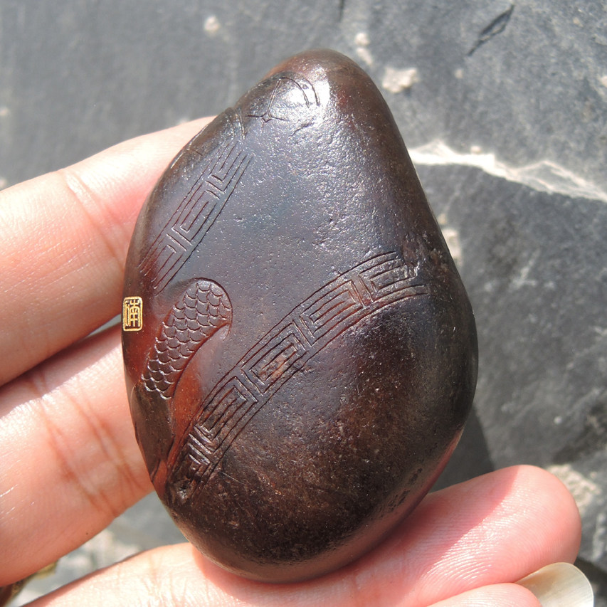 方言镇店之宝南石款老熟珍品血红色红玉籽料原石关公颈饰