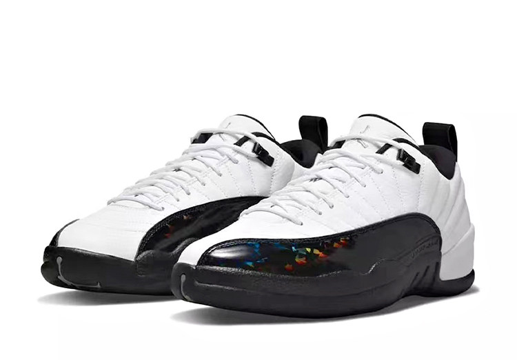 哄哄airjordanretrogcaj12黑白东单篮球球鞋篮球鞋