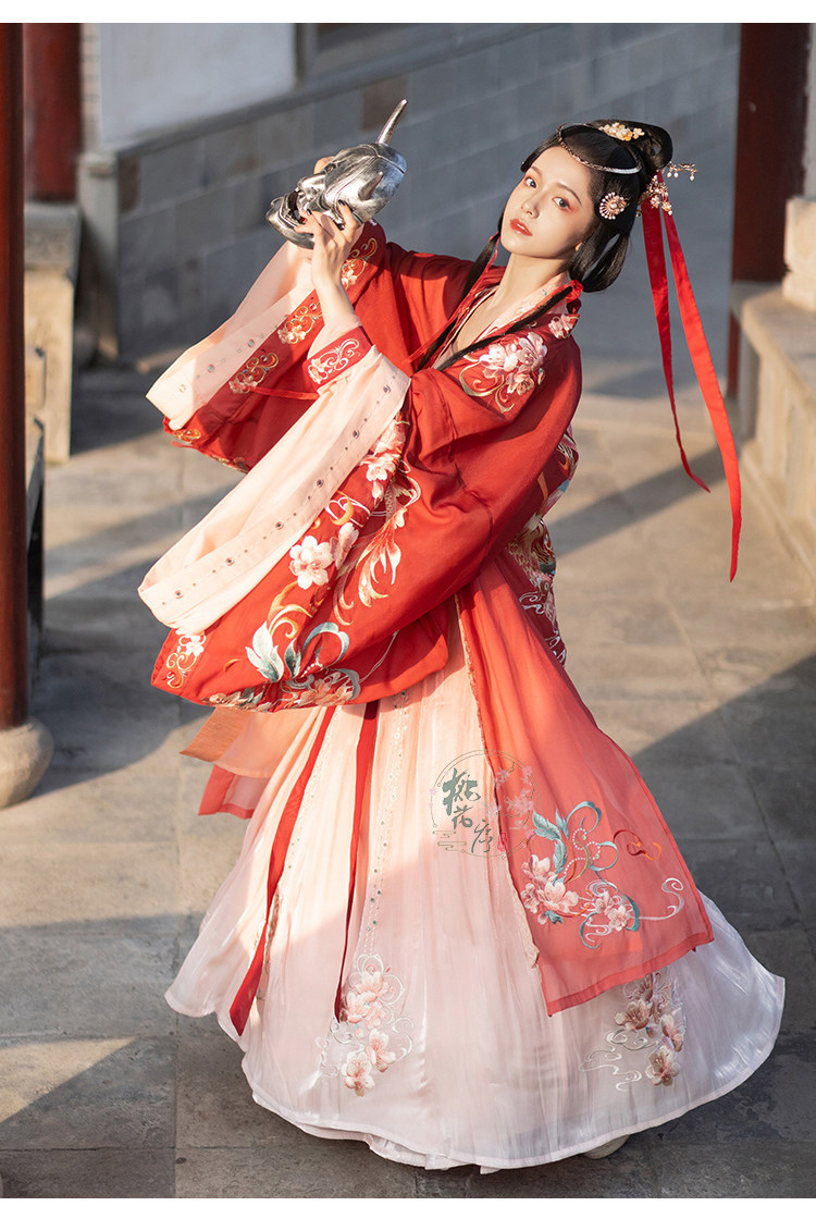 桃花花序锦鲤汉服婚服重工刺绣一片片式齐腰汉服