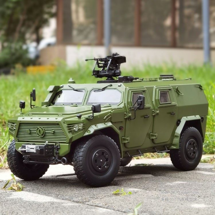 东风军车三代猛士车模csk181东风猛士三代装甲车118汽车模型