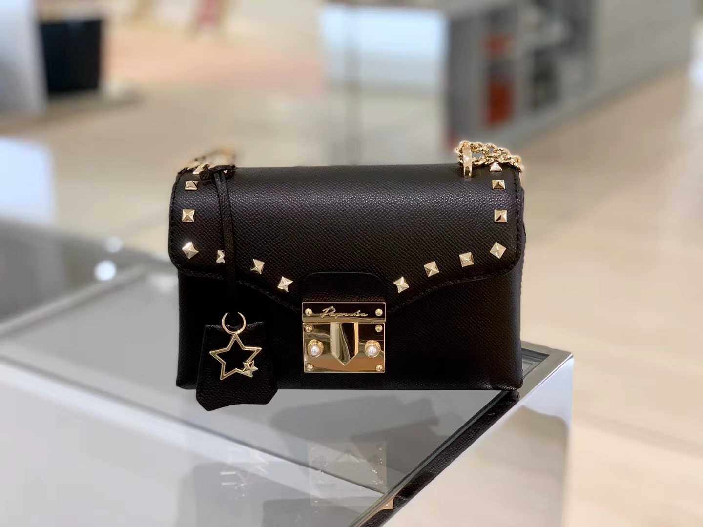 香港女士时尚两用斜挎单肩paprika包单肩小方星星女士包袋