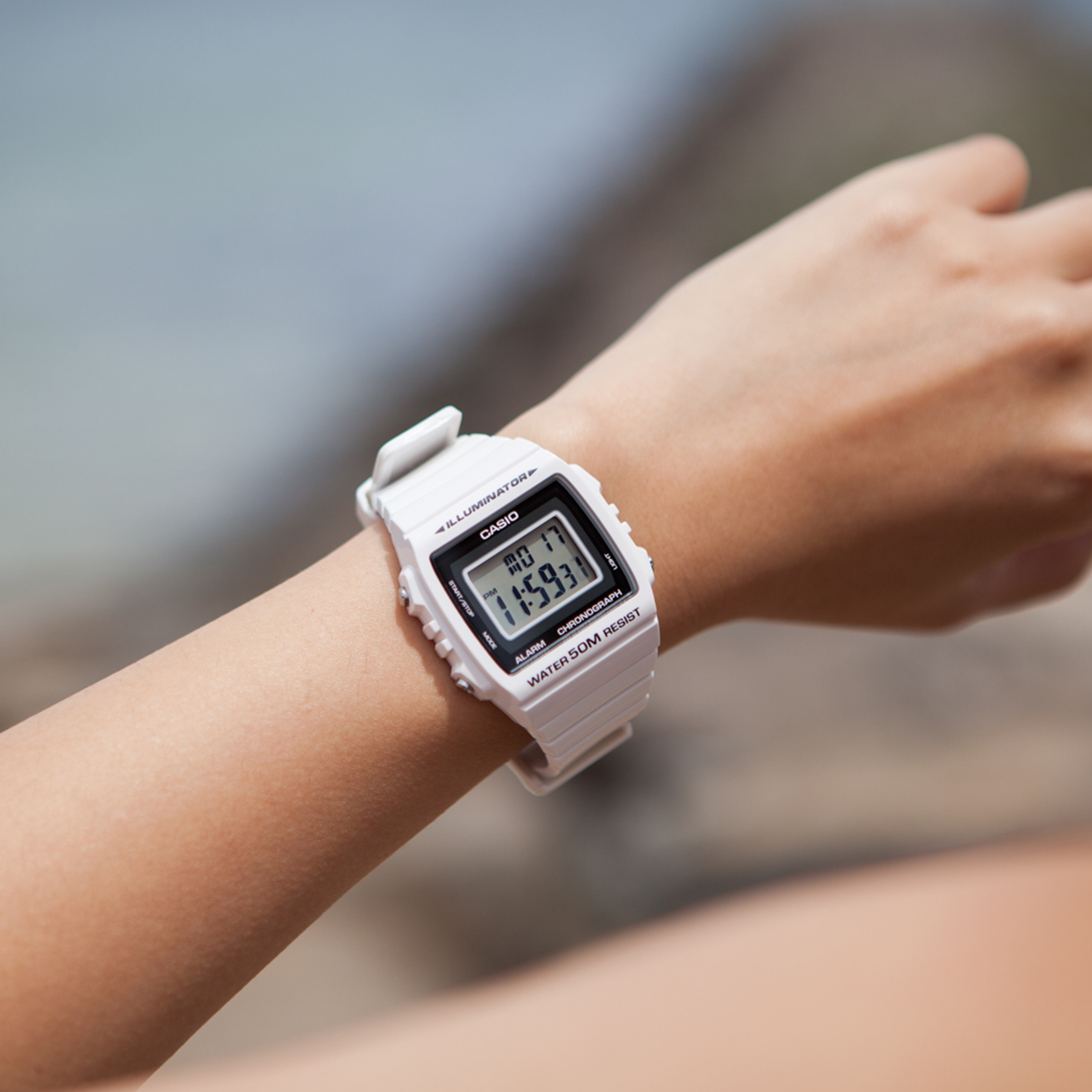 casio卡西欧方形女表男时尚经典电子复古手表w-215h-7a日韩腕表