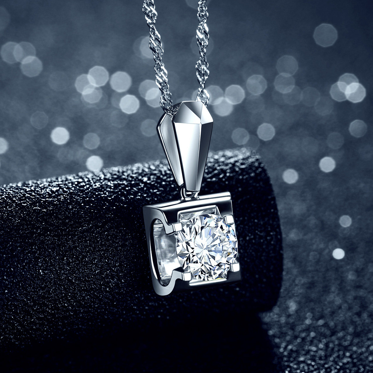 crd/克徕帝白18k金钻石吊坠女款项坠经典四爪链